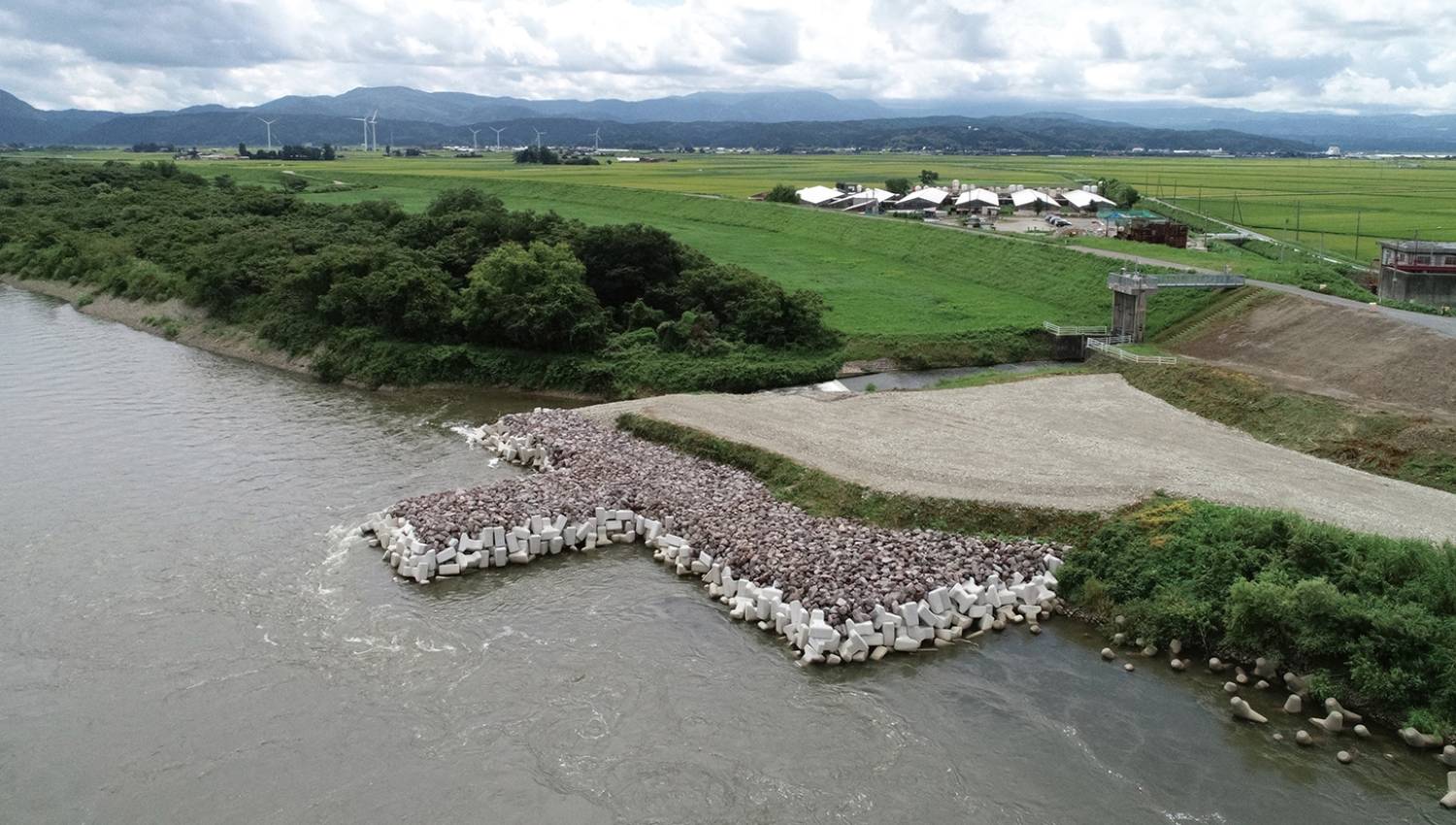 最上川下流古関地区災害復旧工事の画像